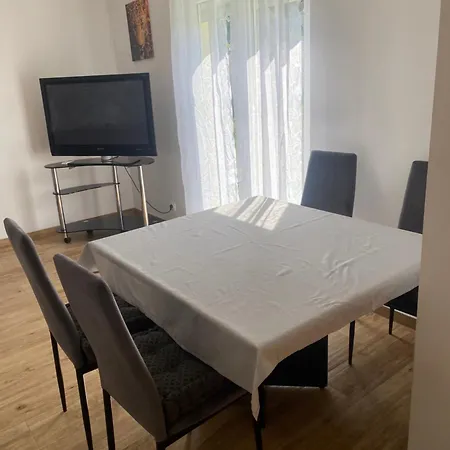 4 Pieces Avec Piscine *